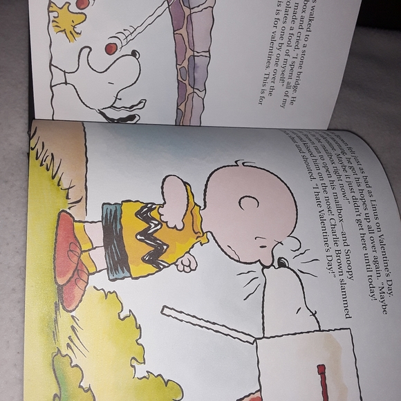 Peanuts Holidays Through The Years Five Classic Stories Hallmark Gift Books 2006 - Picture 5 of 12